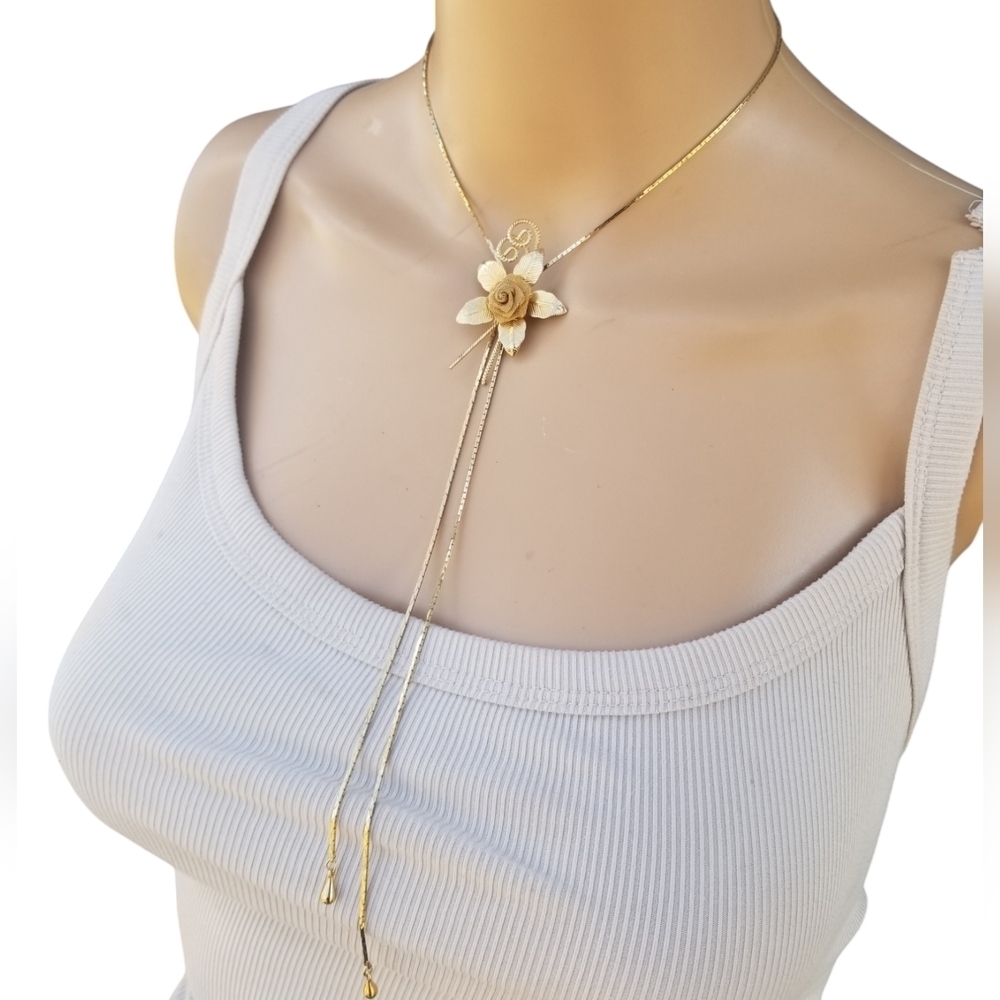VINTAGE GOLDTONE & ROSE LARIAT NECKLACE - Picture 3 of 7